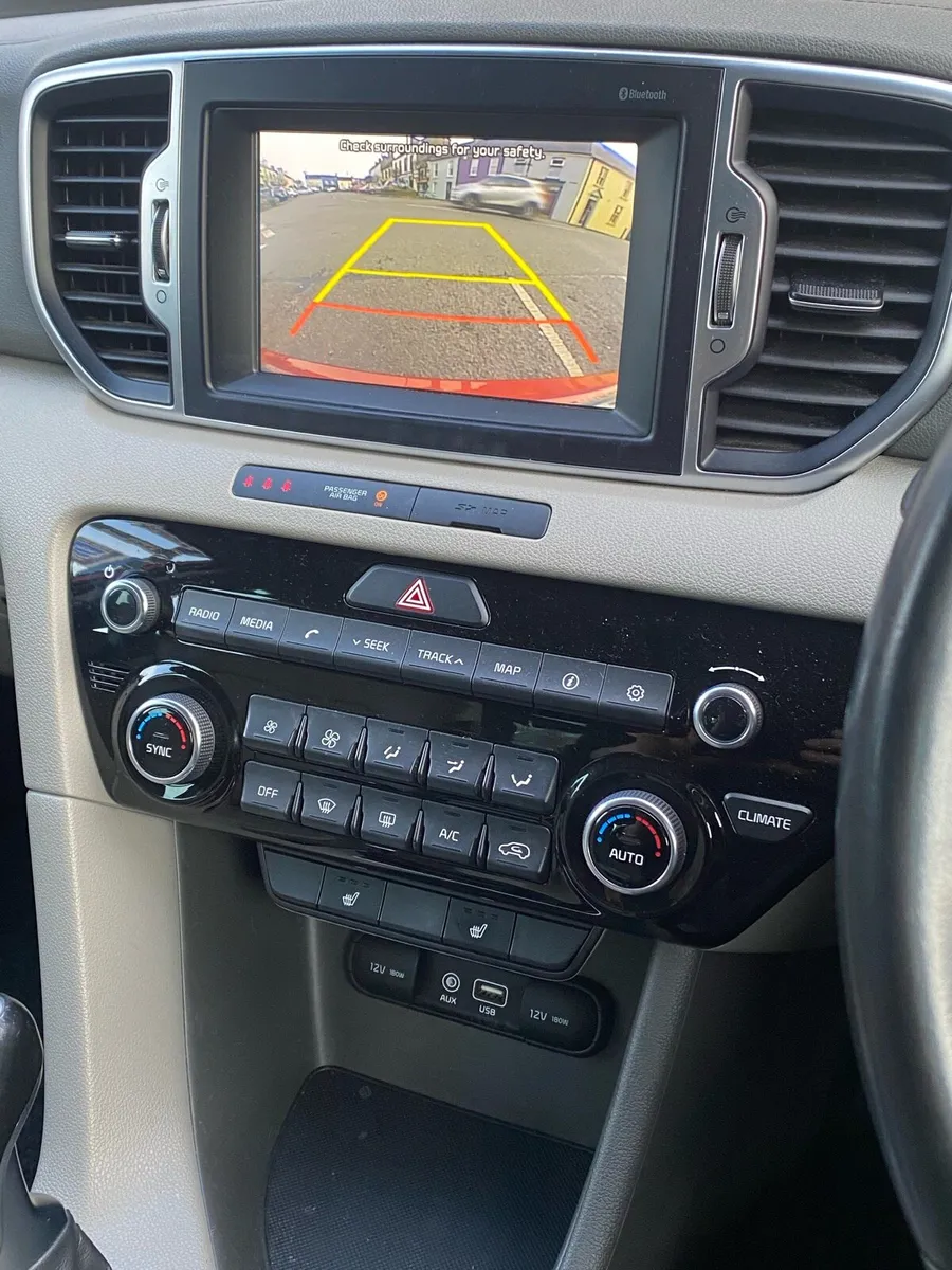 KIA SPORTAGE PLATINUM LOW KILOMETRES - Image 3