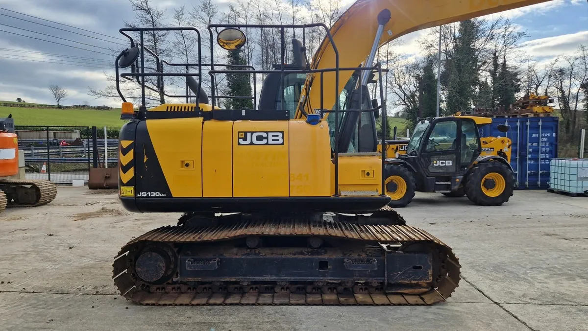 2017 JCB JS130 LC+ - Image 2