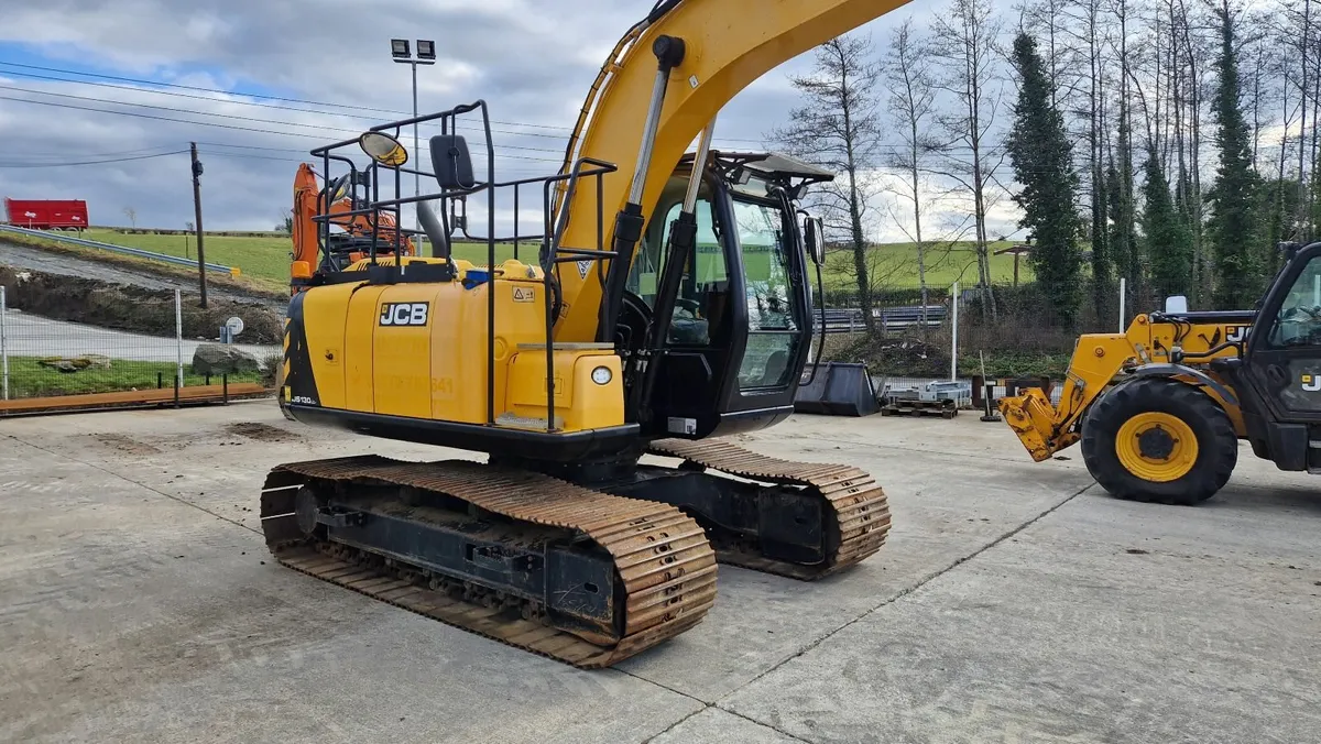 2017 JCB JS130 LC+ - Image 3
