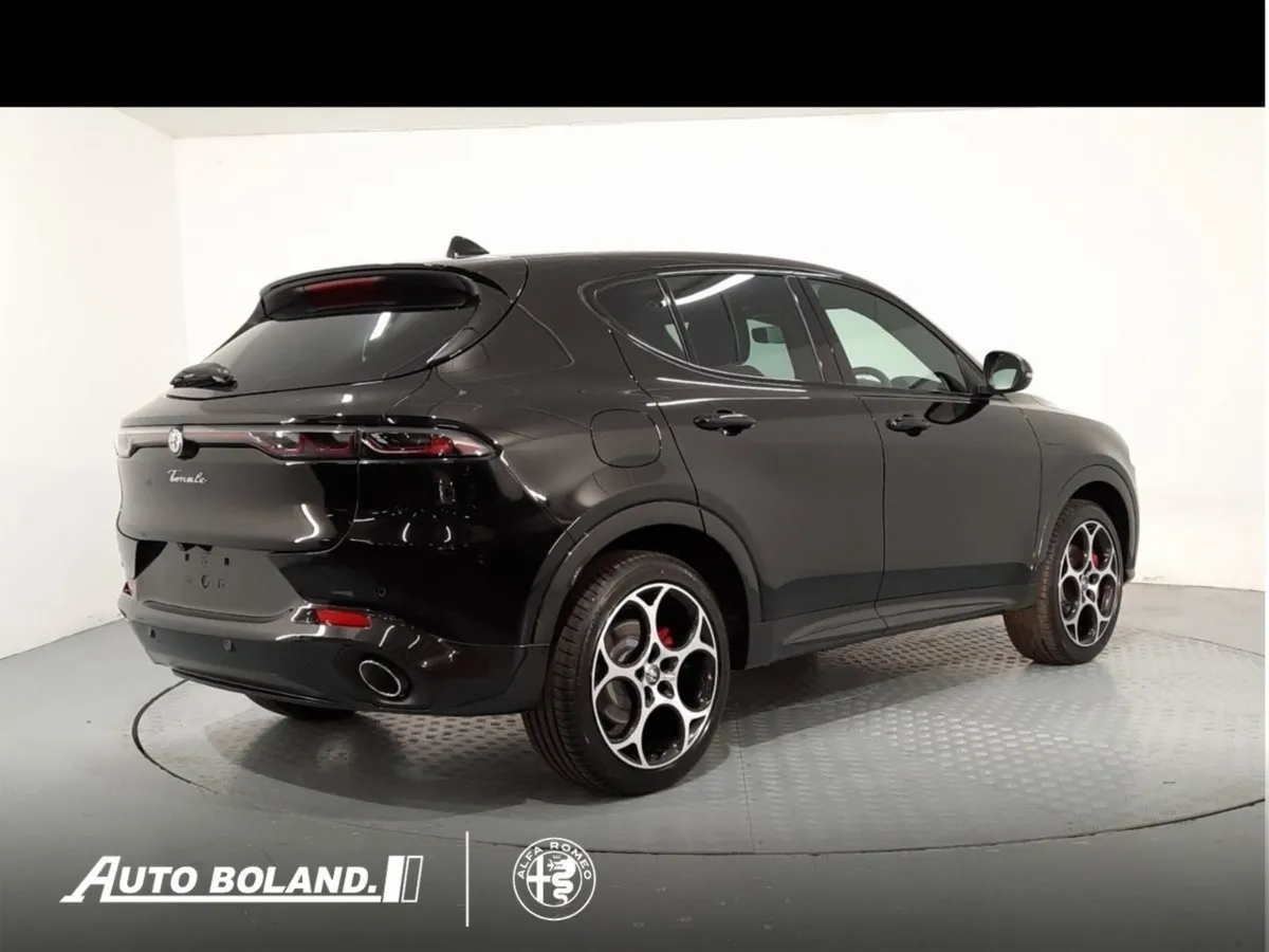 Alfa Romeo Tonale Phev Veloce 280bhp 3.9  PCP - Image 3