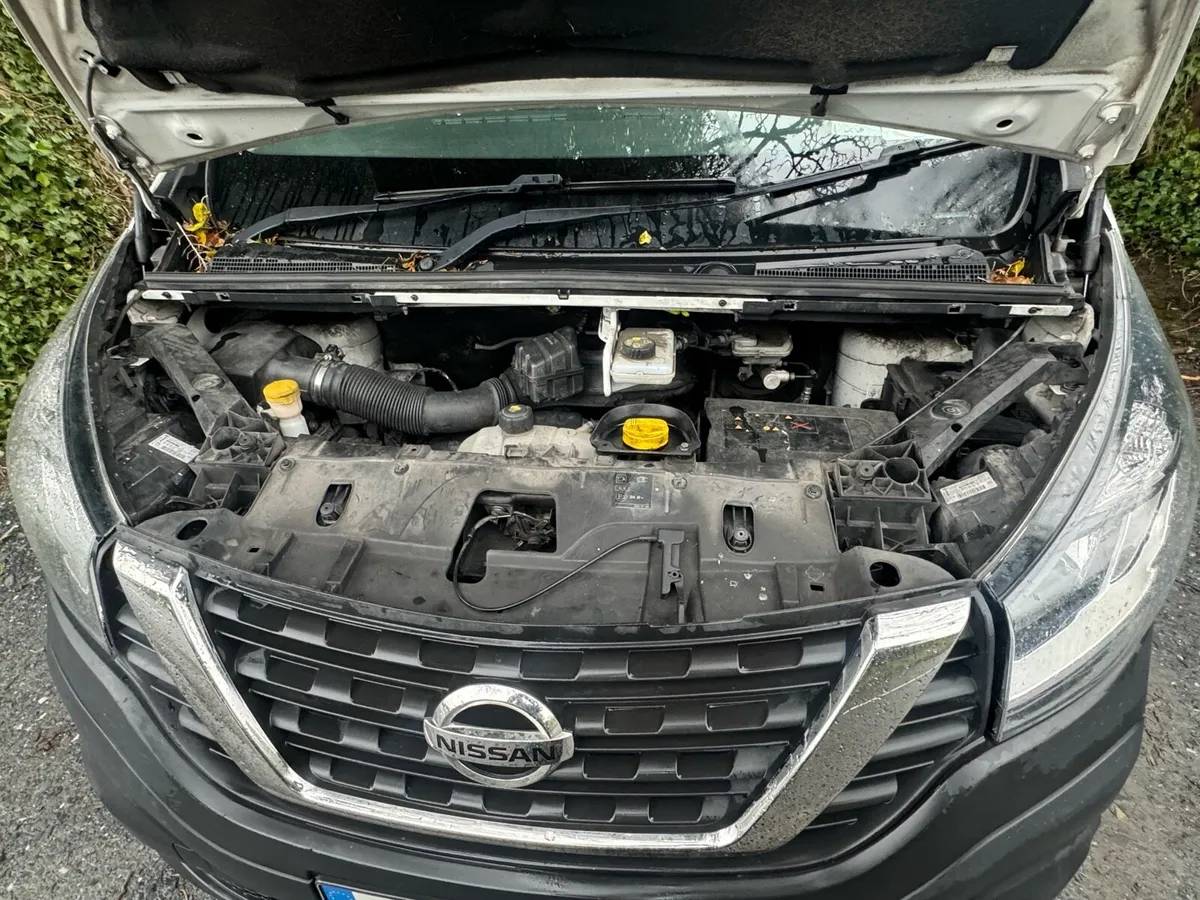 Nissan nv300 2018 - Image 2
