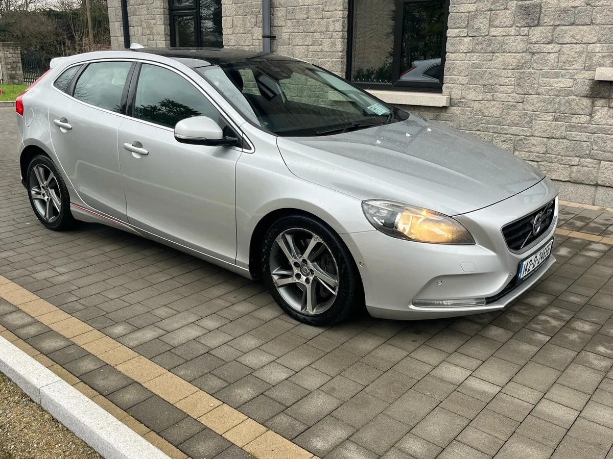 Volvo v40 r-design *tax+new Nct* - Image 1