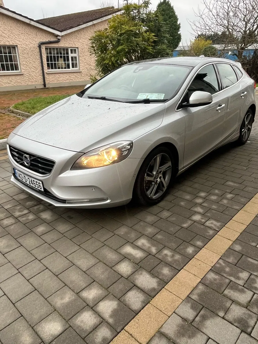 Volvo v40 r-design *tax+new Nct* - Image 2