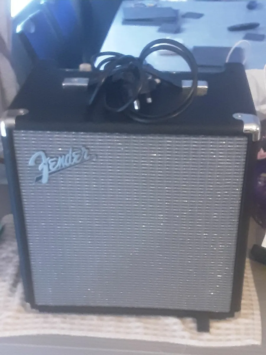 Fender rumble 25 amplifier - Image 1