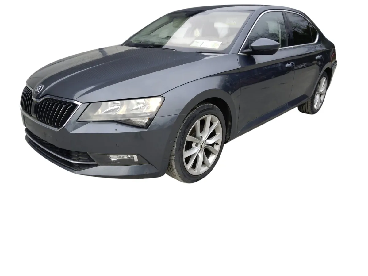 2017 SKODA SUPERB For Breaking/Dismantling - Image 1
