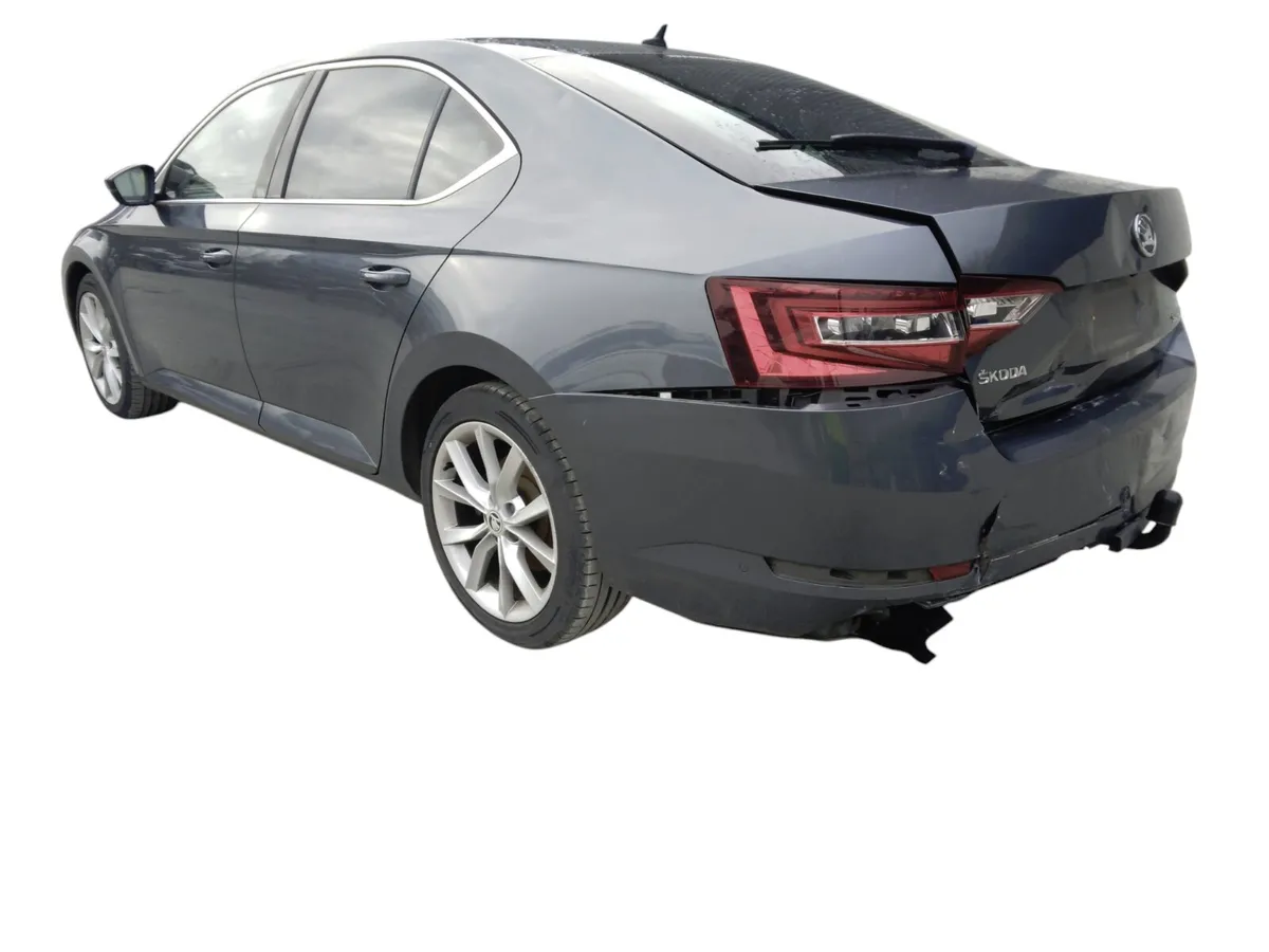 2017 SKODA SUPERB For Breaking/Dismantling - Image 3