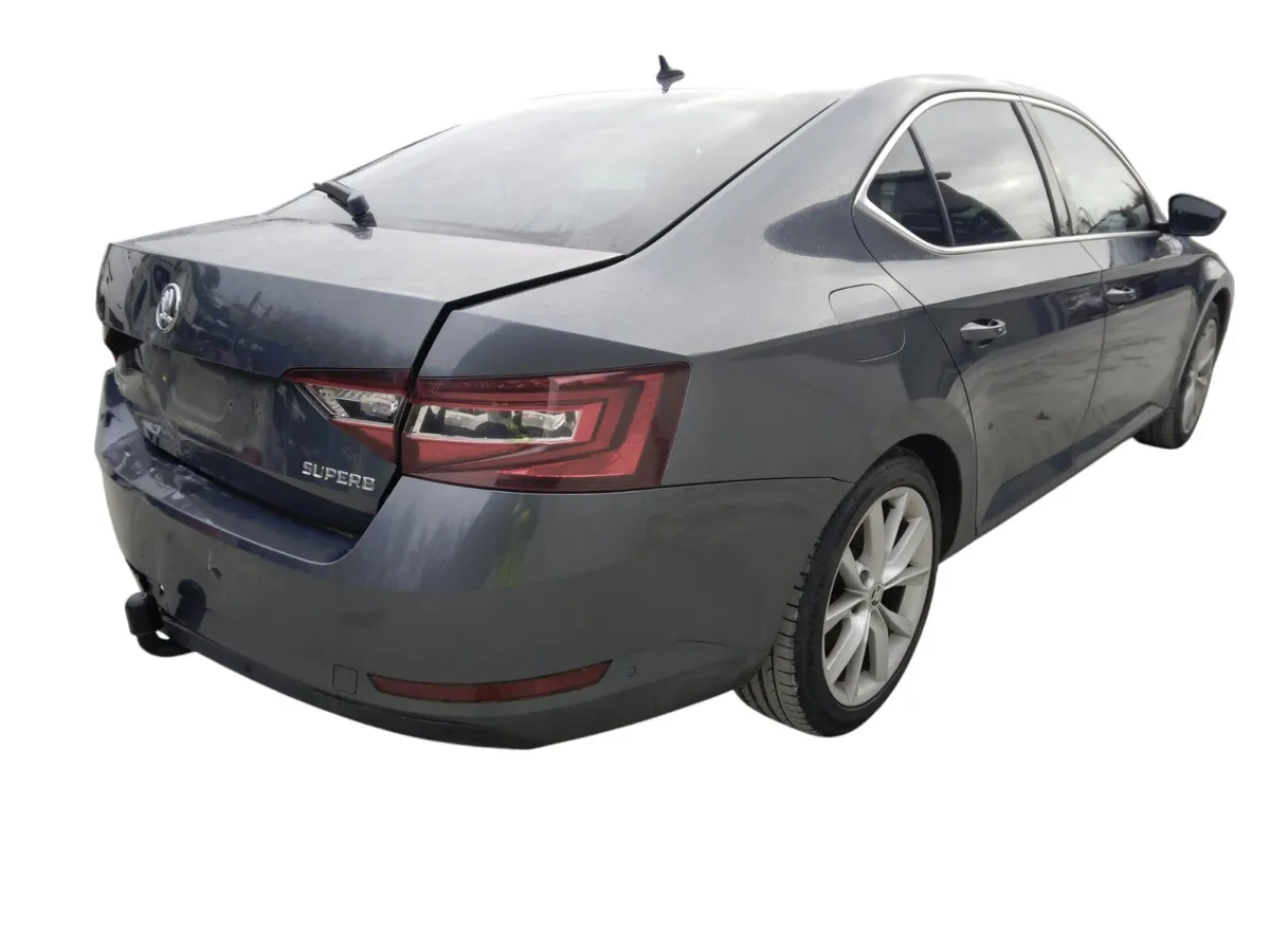 2017 SKODA SUPERB For Breaking/Dismantling - Image 4