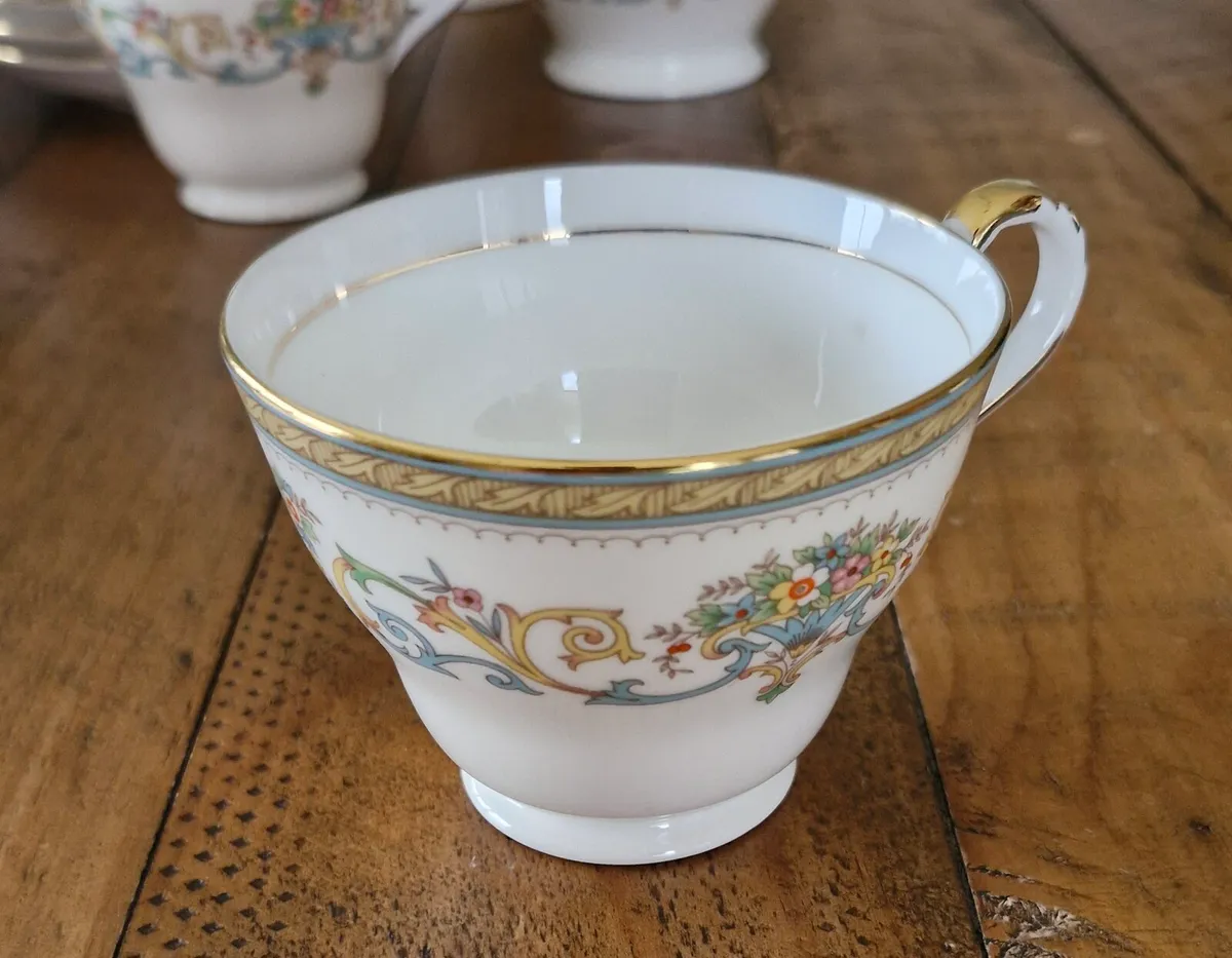 Aynsley Henley 39 piece Dinner Service - Image 2