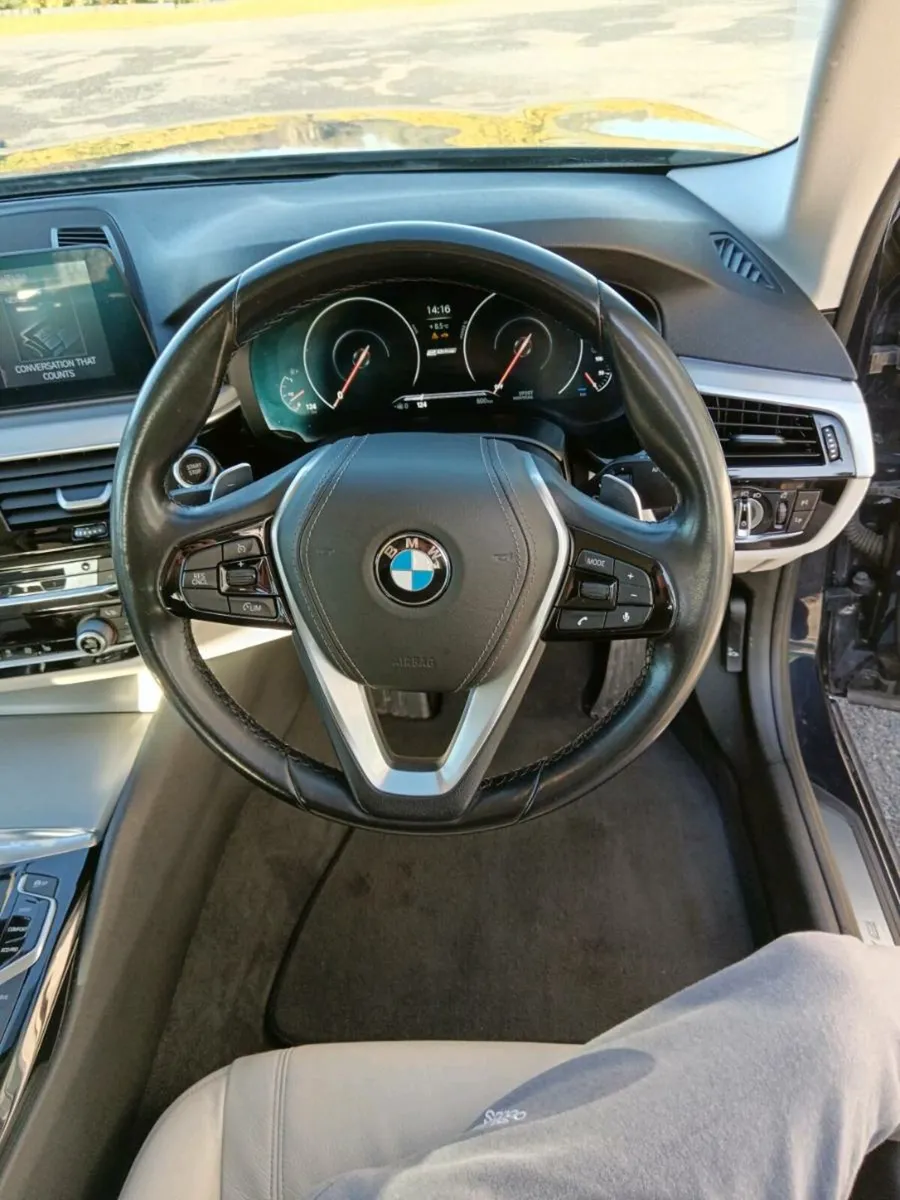 BMW 530e - Image 4