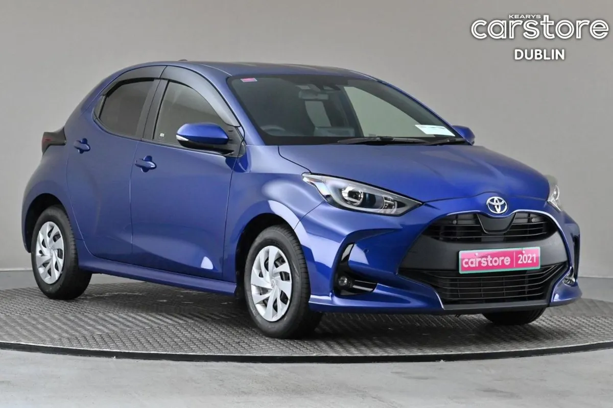 Toyota Yaris 1.0 Auto Petrol  reverse Cam park Se - Image 1