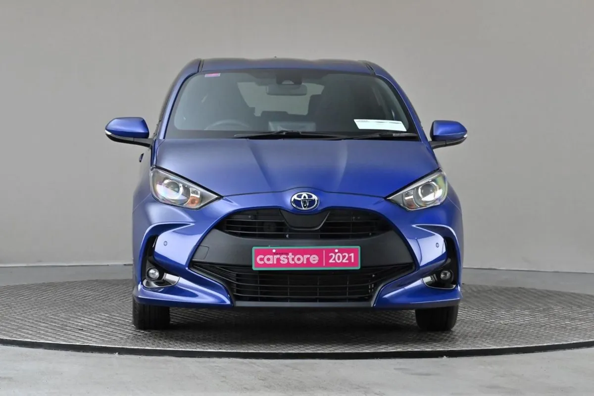 Toyota Yaris 1.0 Auto Petrol  reverse Cam park Se - Image 2