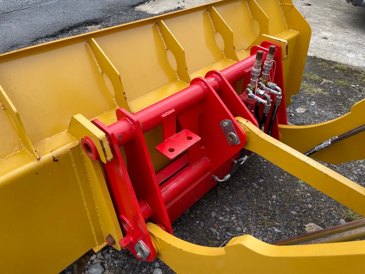 2023 LCMA LM940 loading shovel - Image 3