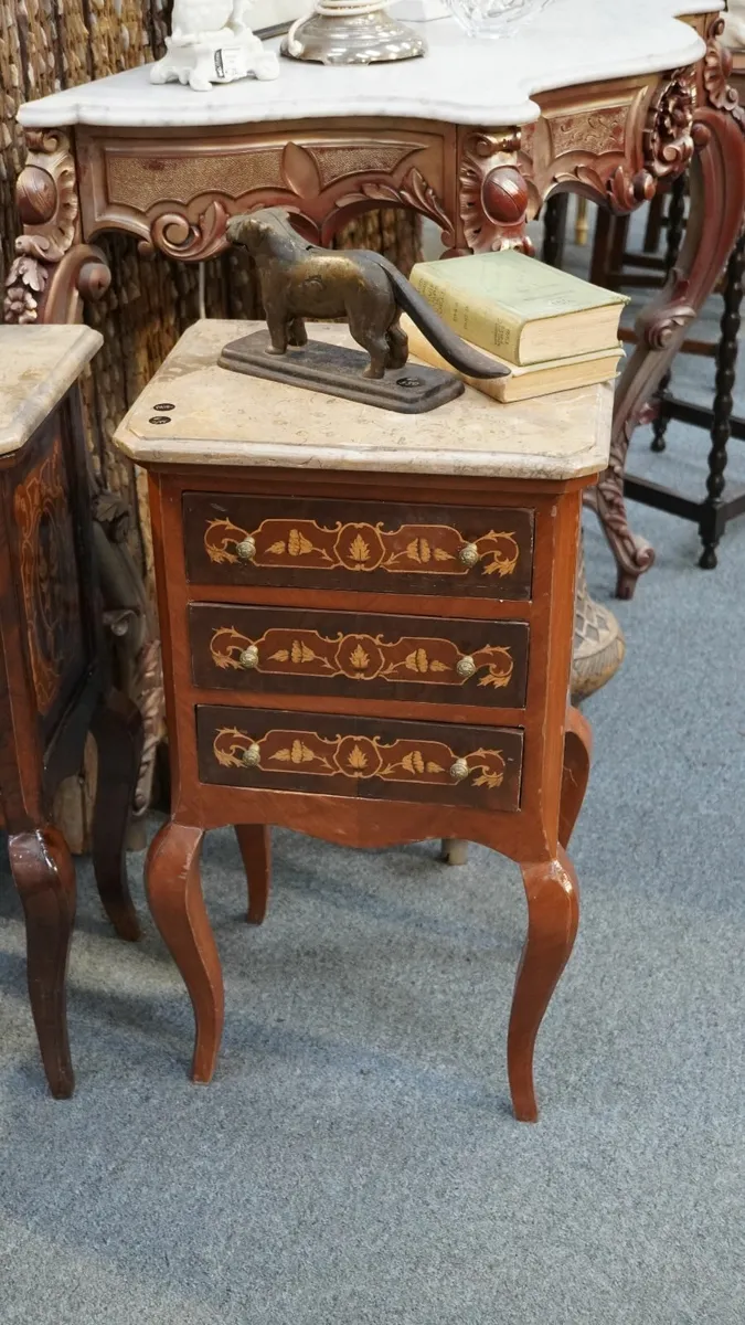 Pair of Elegant Inlaid Bedside Tables with Marble - Image 3