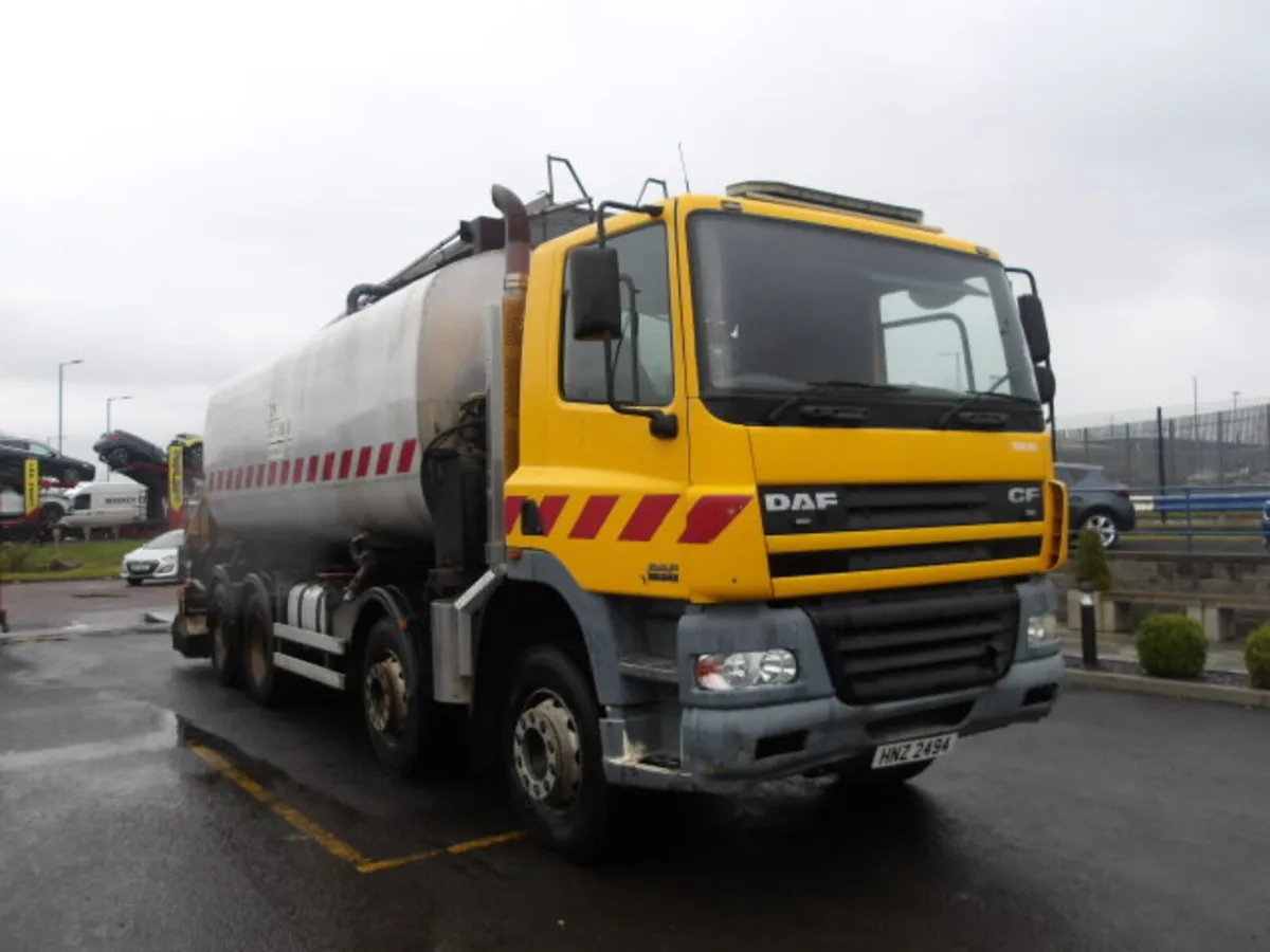 2005 DAF CF85-340 8x4 Phoenix Spraybar Tanker - Image 1