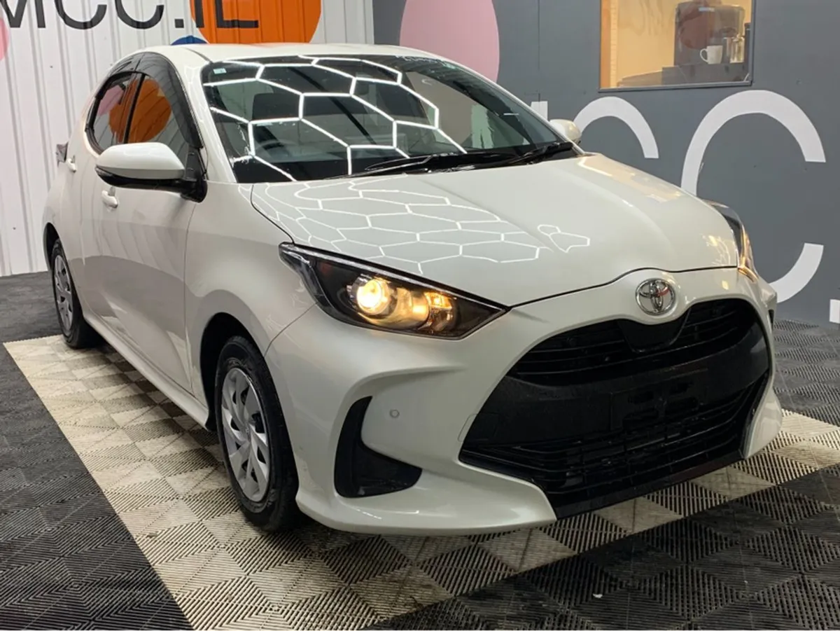 Toyota Yaris X / 41k KMs / Reverse Camera / Autom - Image 1