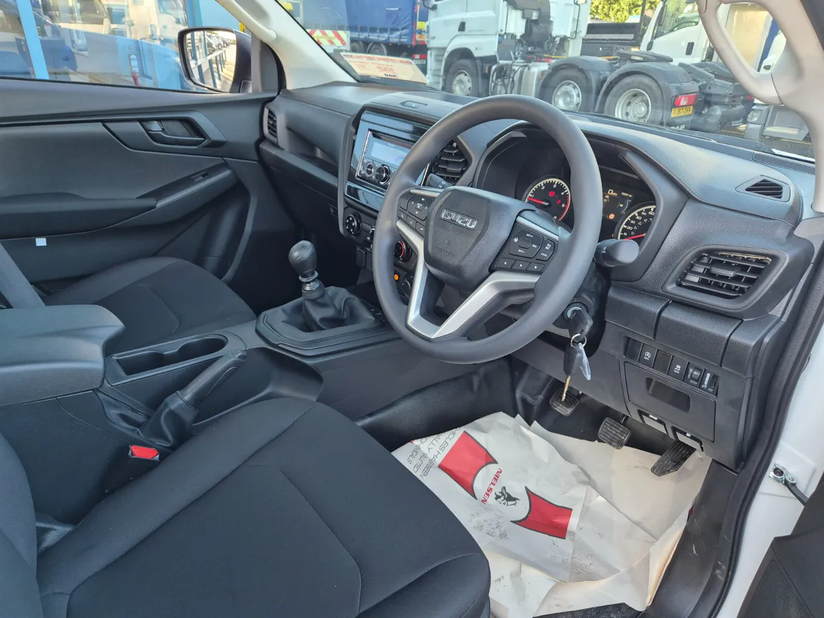 NEW ISUZU D-MAX SINGLE CAB - Image 4