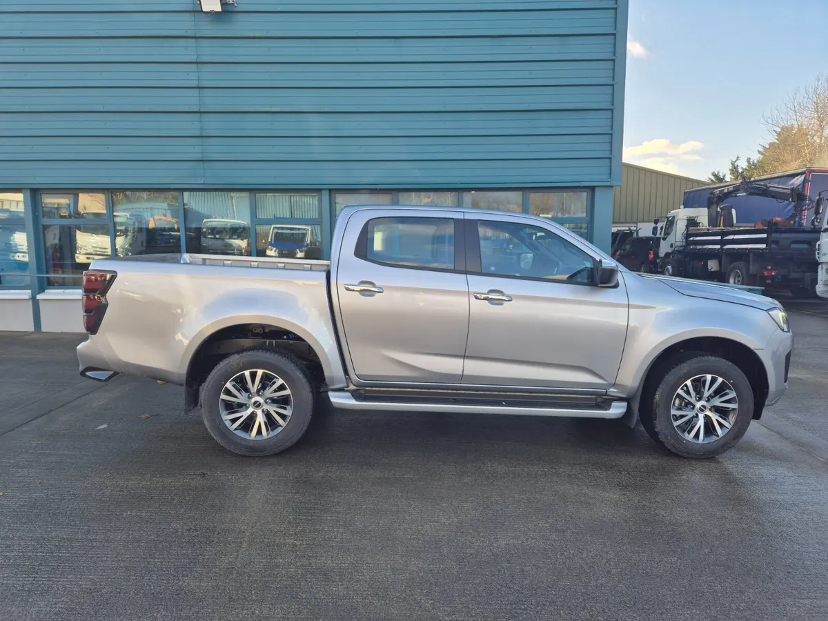 NEW ISUZU D-MAX LS - Image 2