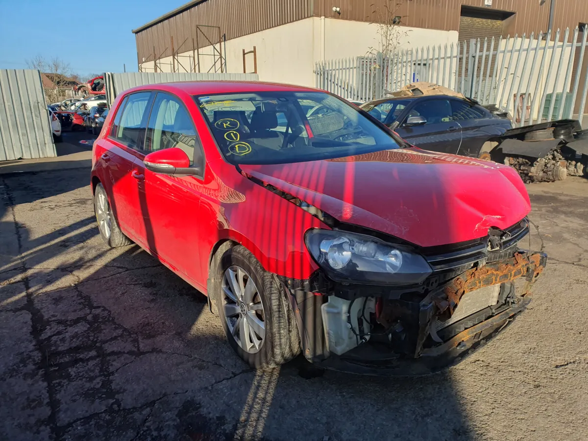 11 VOLKSWAGEN 1.6 TDI (CAY) FOR BREAKING - Image 1