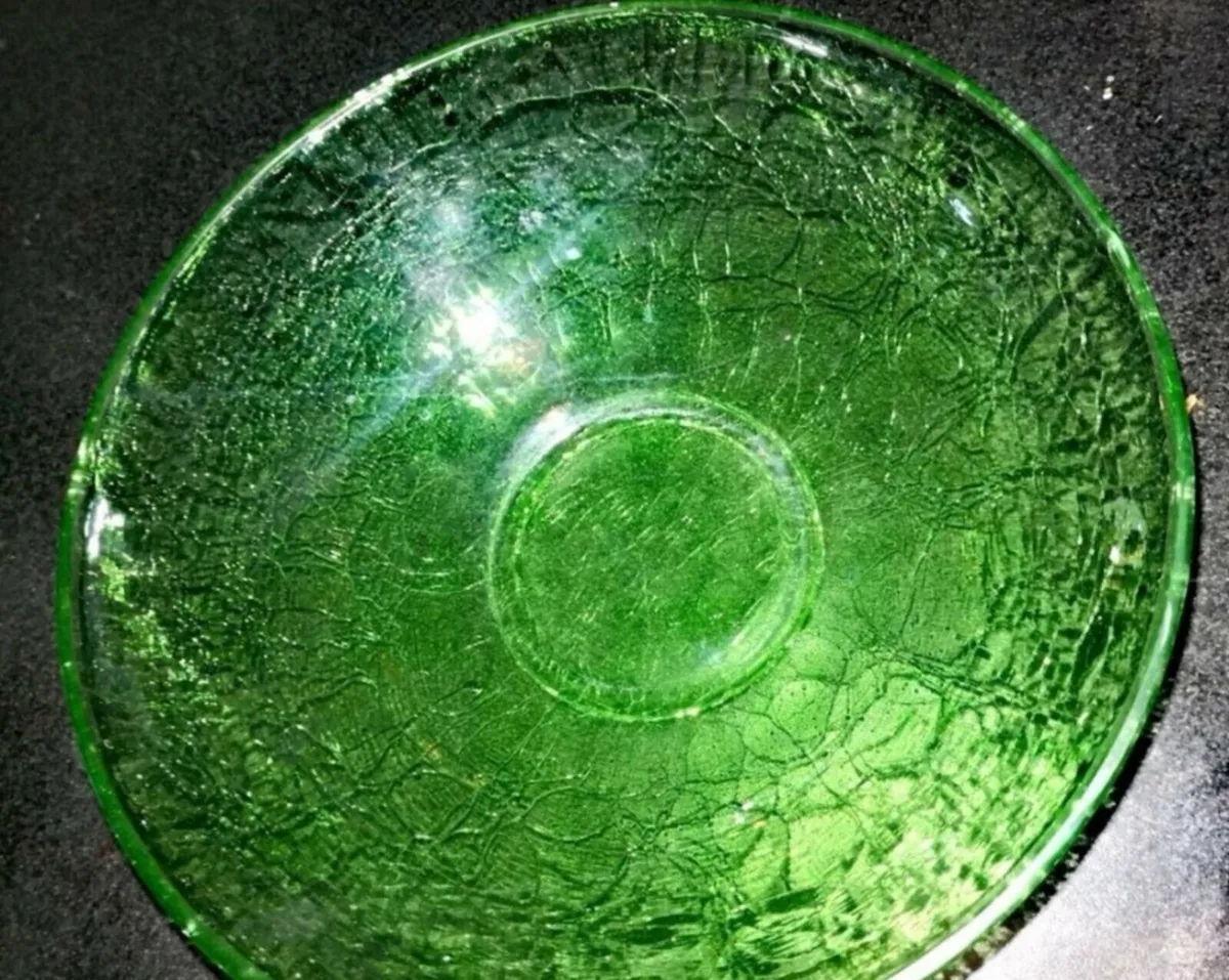 Large emerald green crackle glass bowl - Image 2