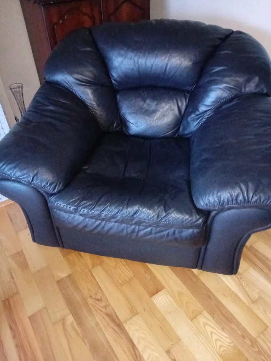 Armchair - Image 2
