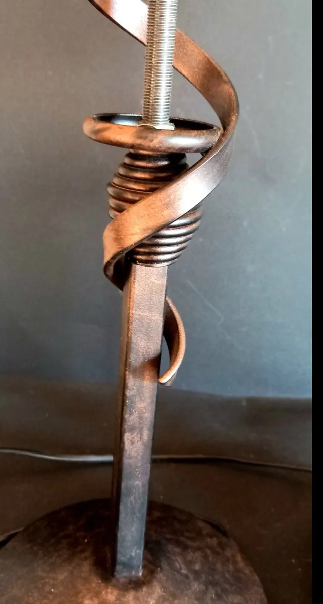 Pair of Unique vintage Italian bronzed lamps - Image 2