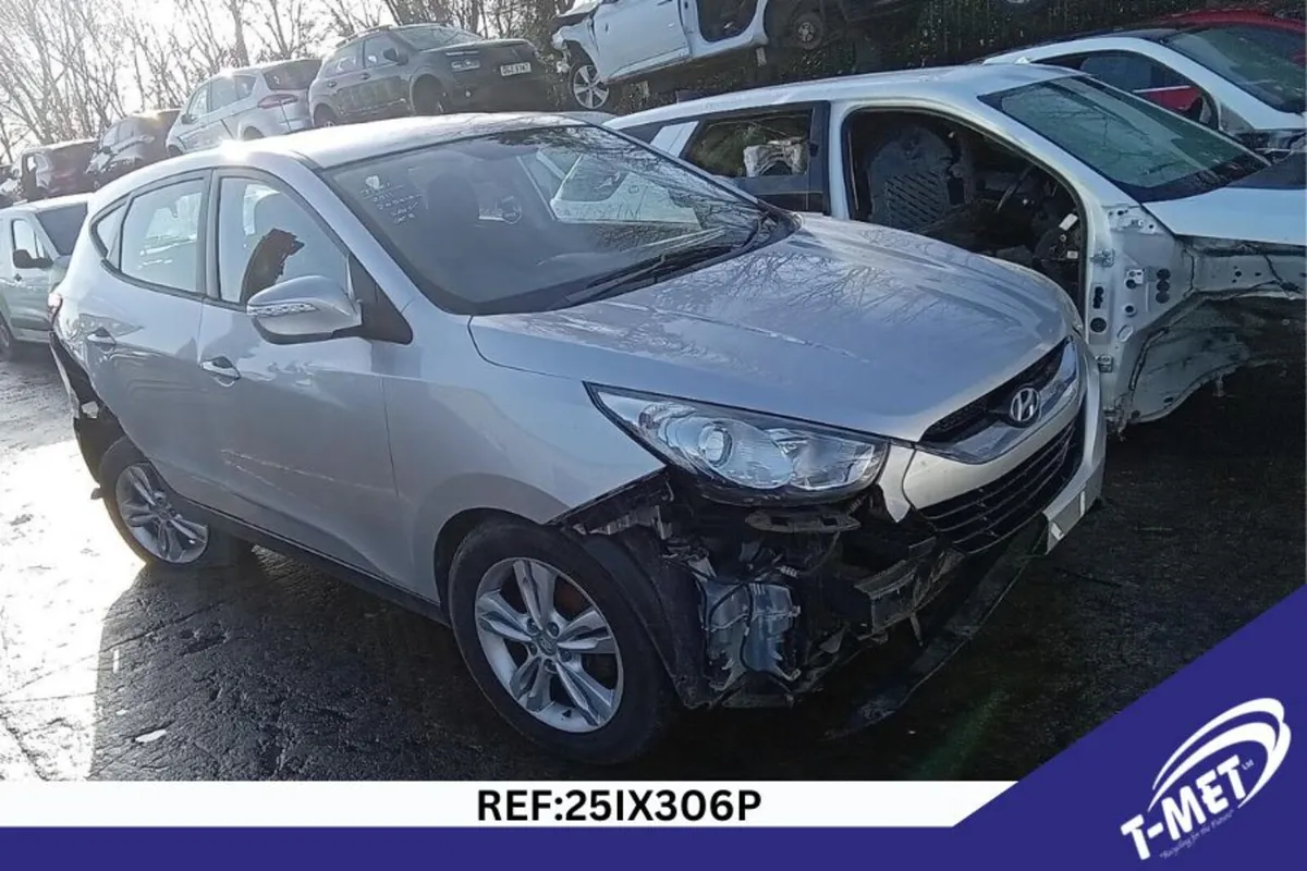 2011 HYUNDAI IX35 BREAKING FOR PARTS - Image 2