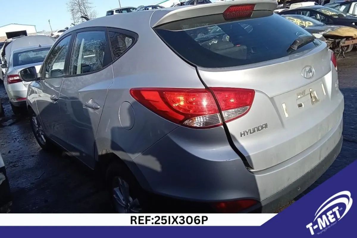 2011 HYUNDAI IX35 BREAKING FOR PARTS - Image 4