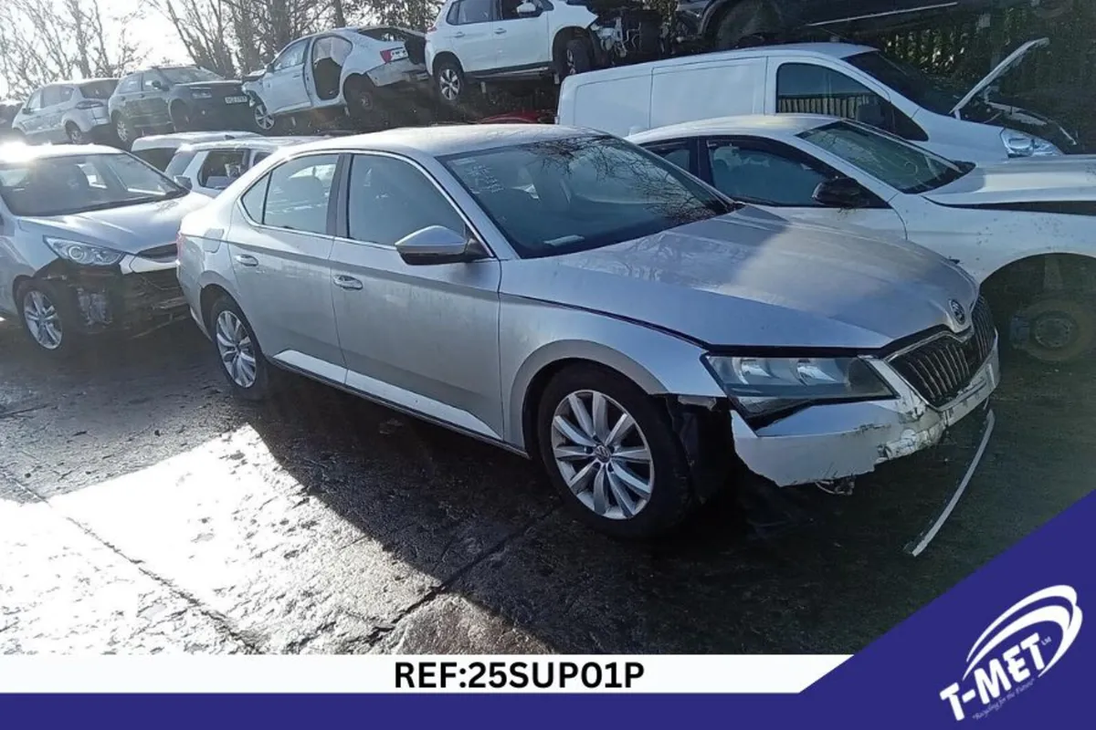 2016 SKODA SUPERB BREAKING FOR PARTS - Image 1