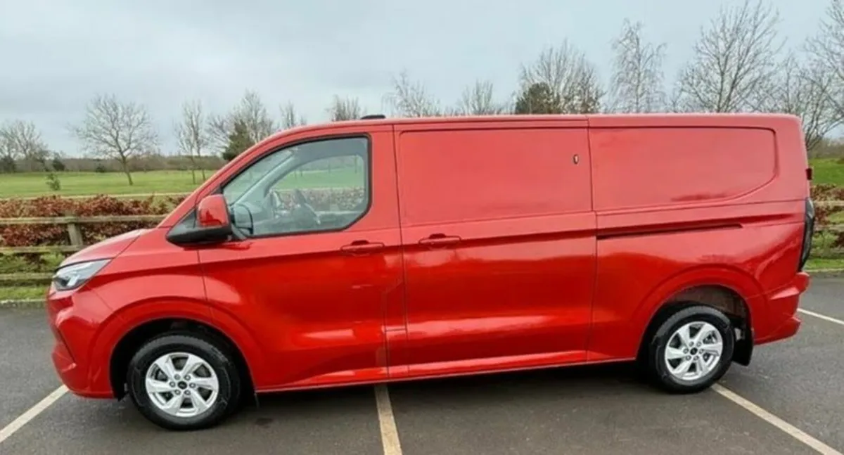 Ford Transit Custom Limited (New)16" Alloys - Image 3