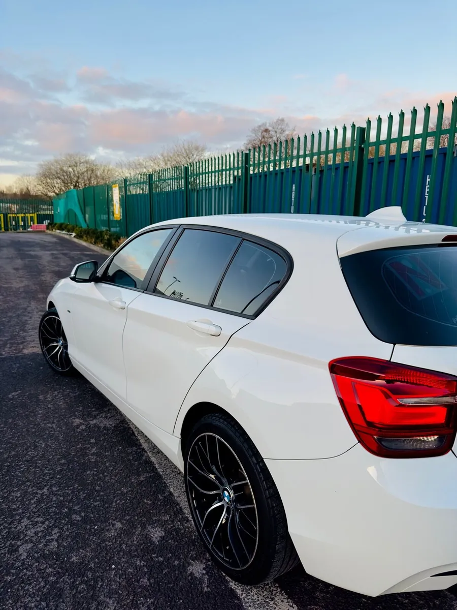 BMW 1 Series 116i Sports hatchback Auto - Image 3