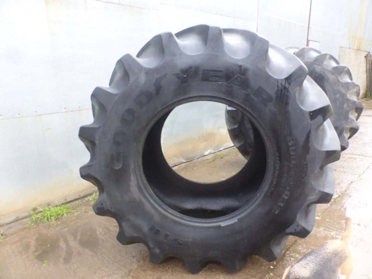 Goodyear 800/65R32 Tyre - Image 2