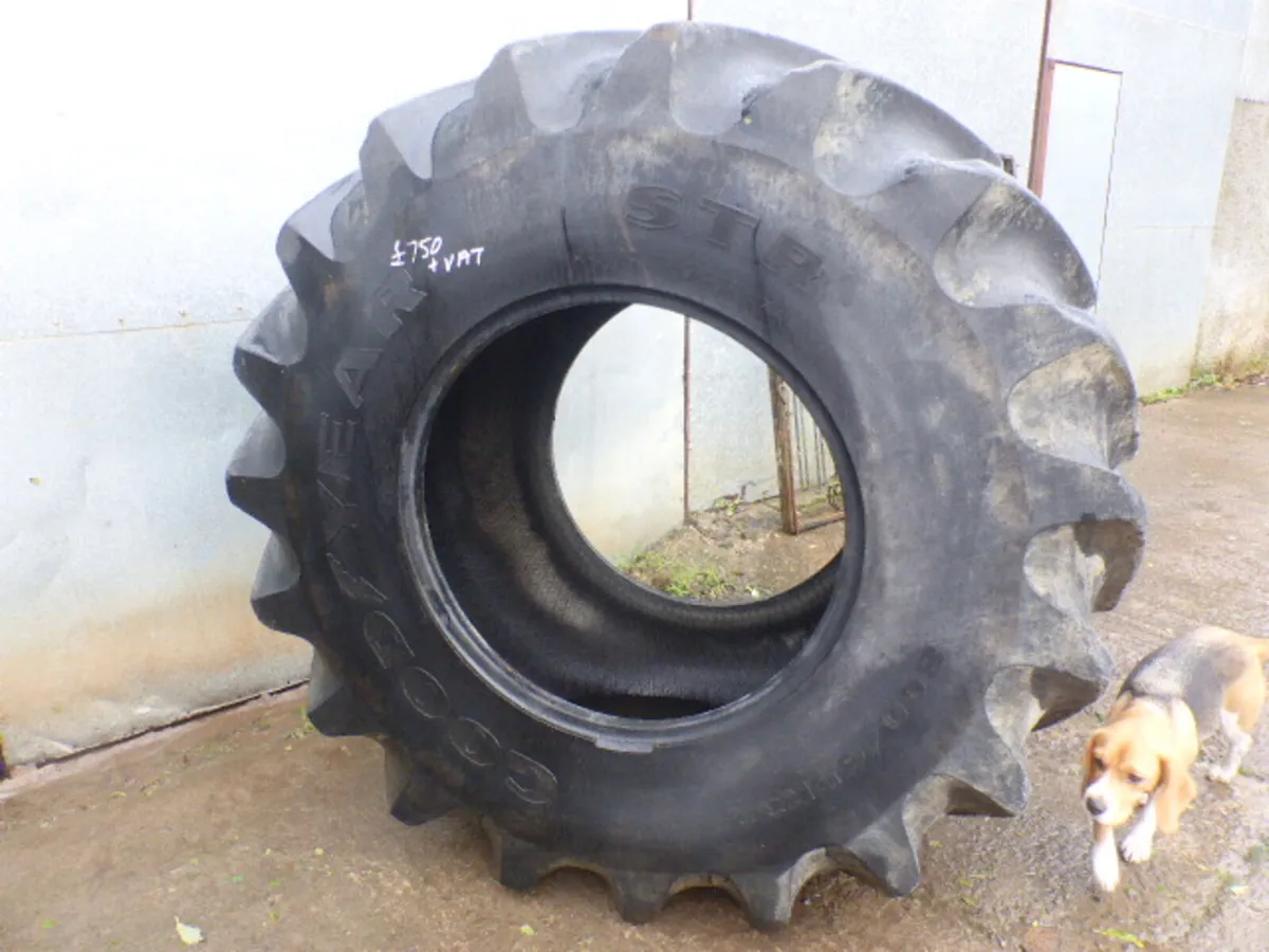 Goodyear 800/65R32 Tyre - Image 2
