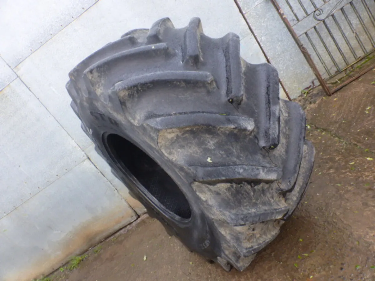 Goodyear 800/65R32 Tyre - Image 1
