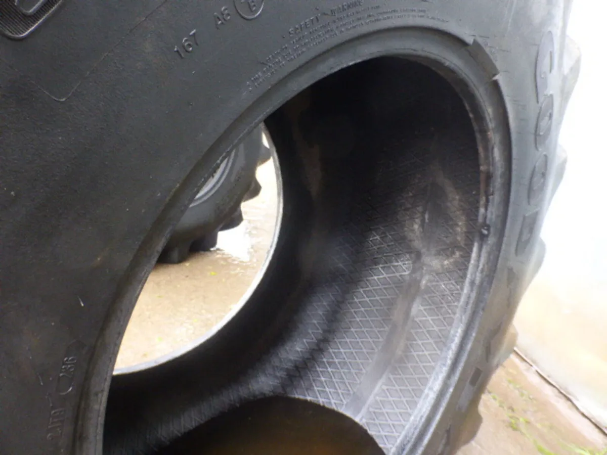 Goodyear 800/65R32 Tyre - Image 4