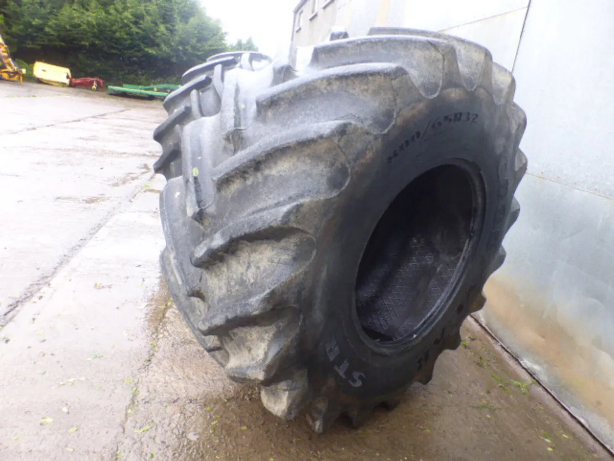 Goodyear 800/65R32 Tyre - Image 3