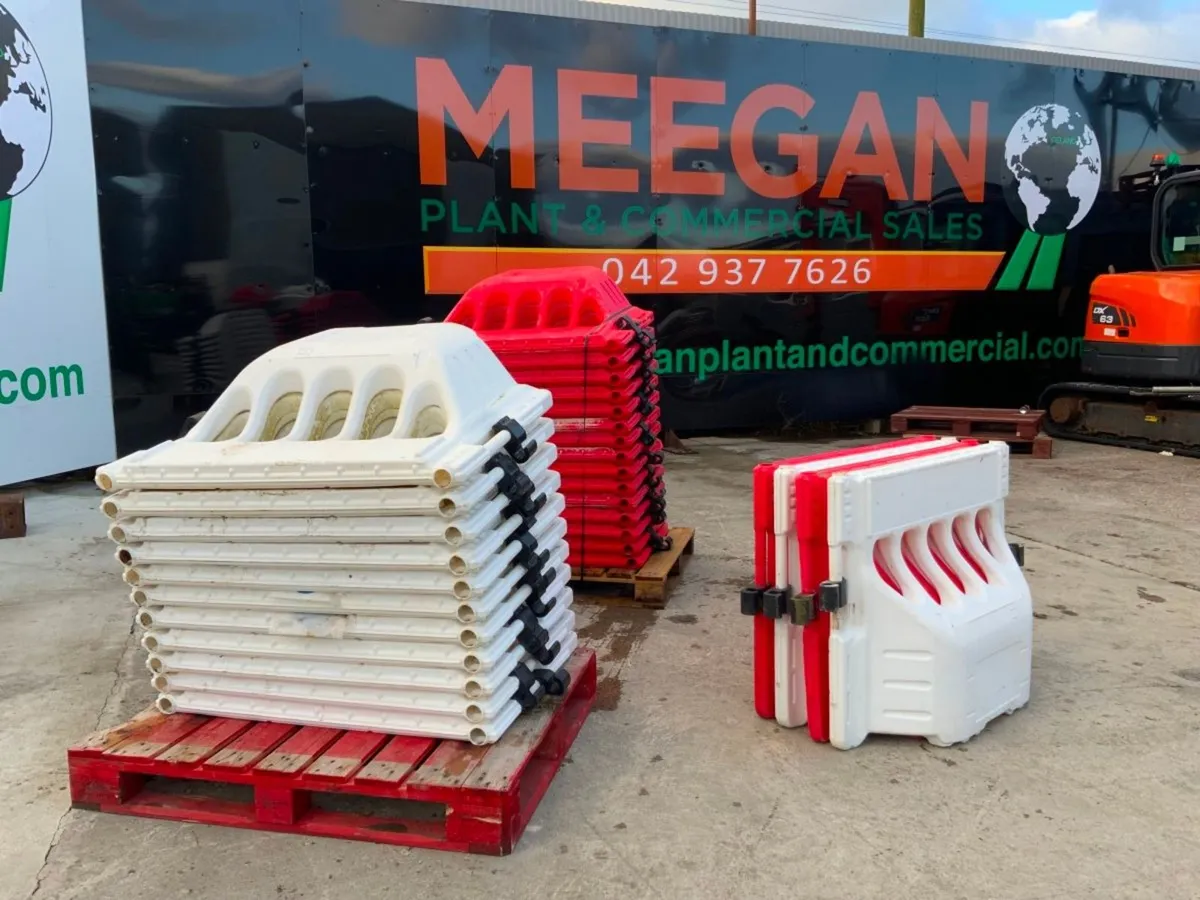 STACKING PEDESTRIAN SAFETY BARRIERS.....71. - Image 3