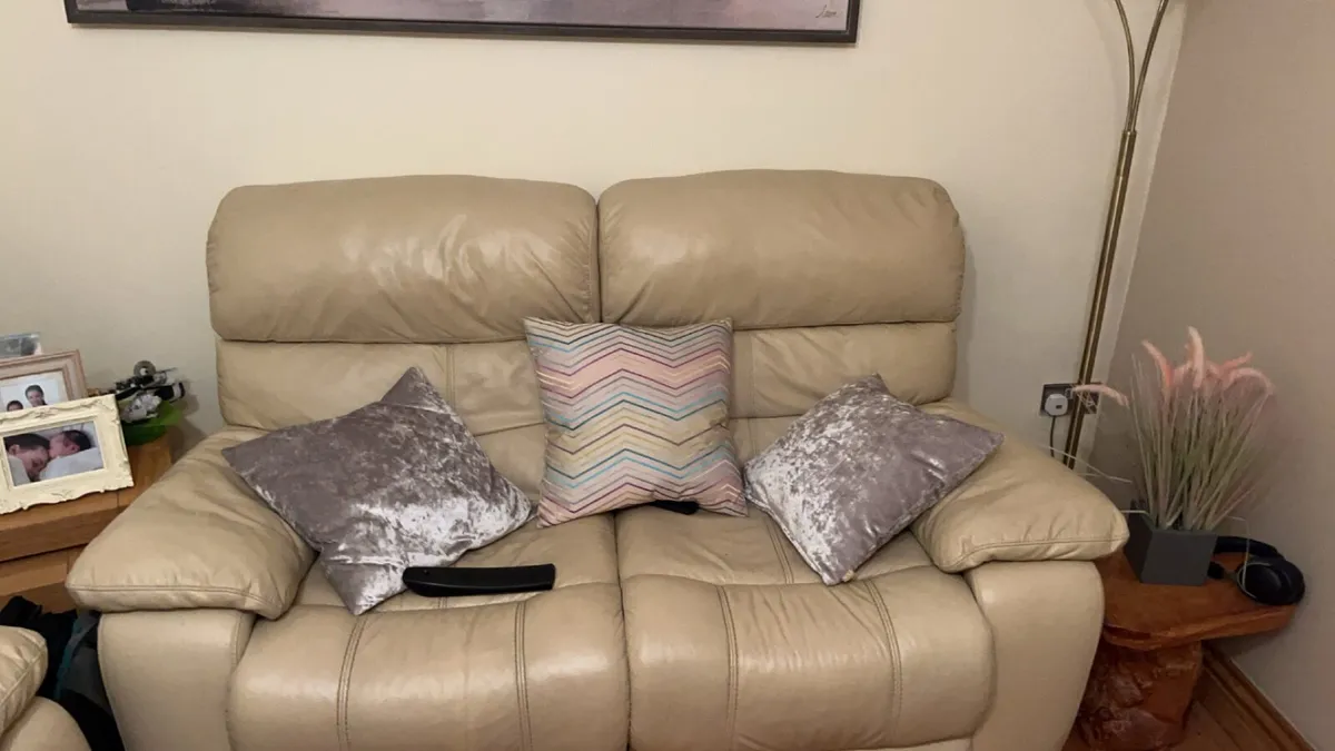 2 recliner cream leather sofas - Image 2