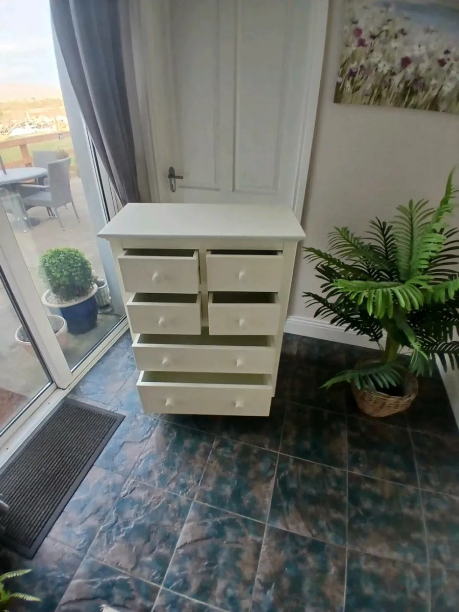 White 6 drawer chest. - Image 3