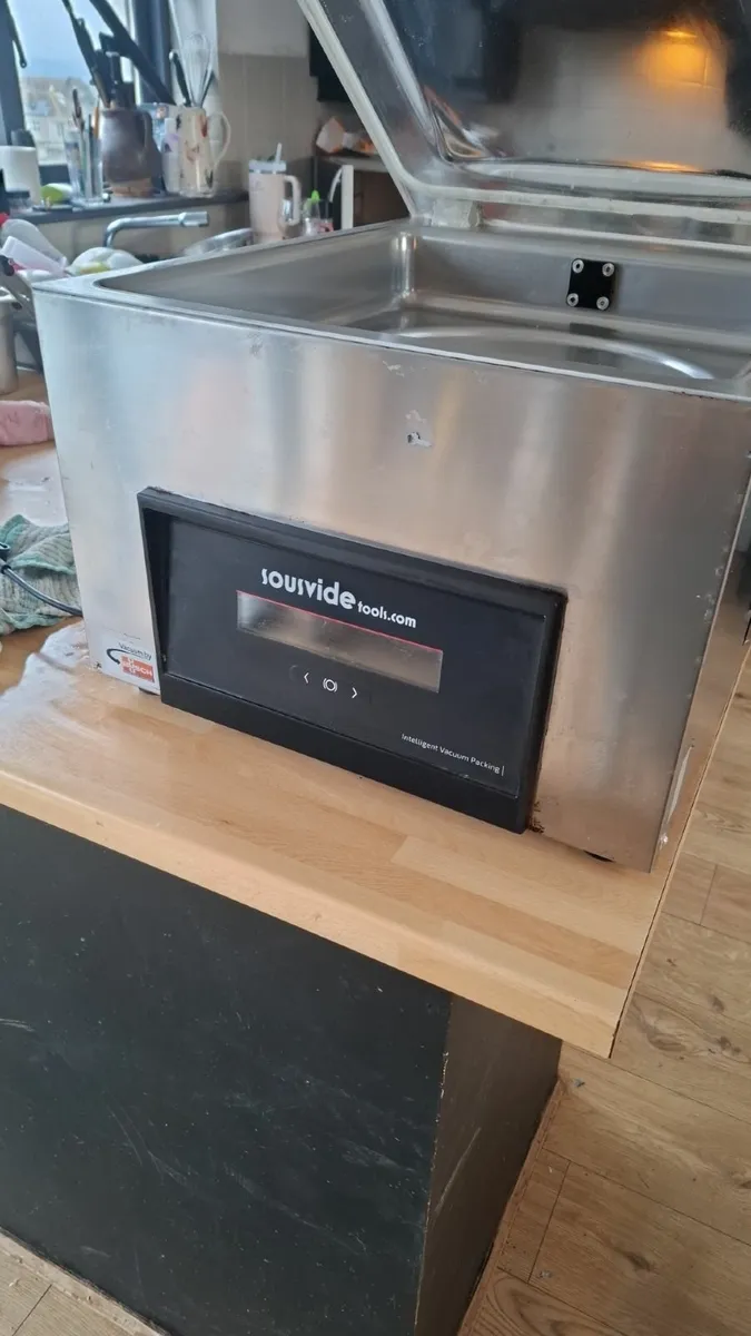 Sousvide iCucina 400 Vaccum pack machine As New - Image 1