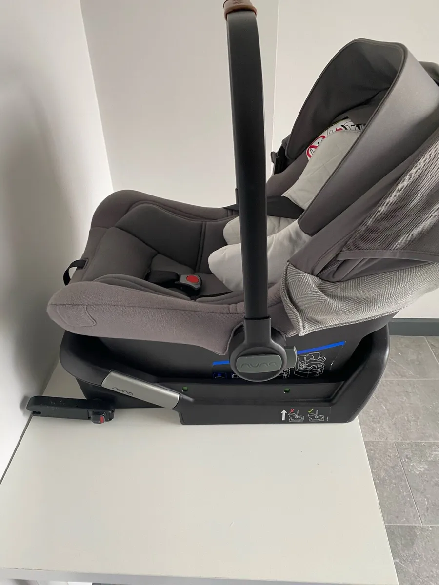 NUNA Car Seat with the Base - 49€ - Image 1