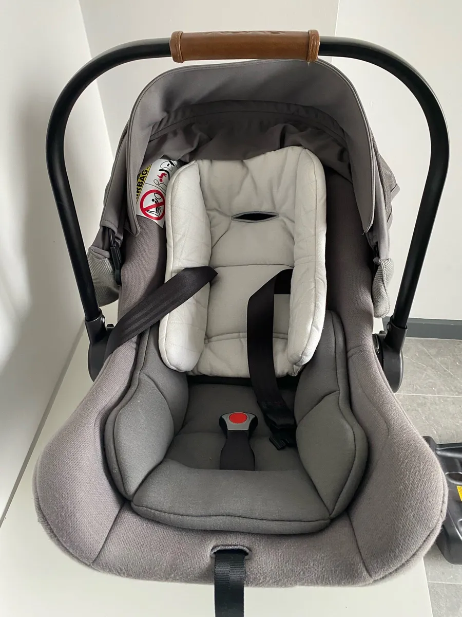 NUNA Car Seat with the Base - 49€ - Image 2