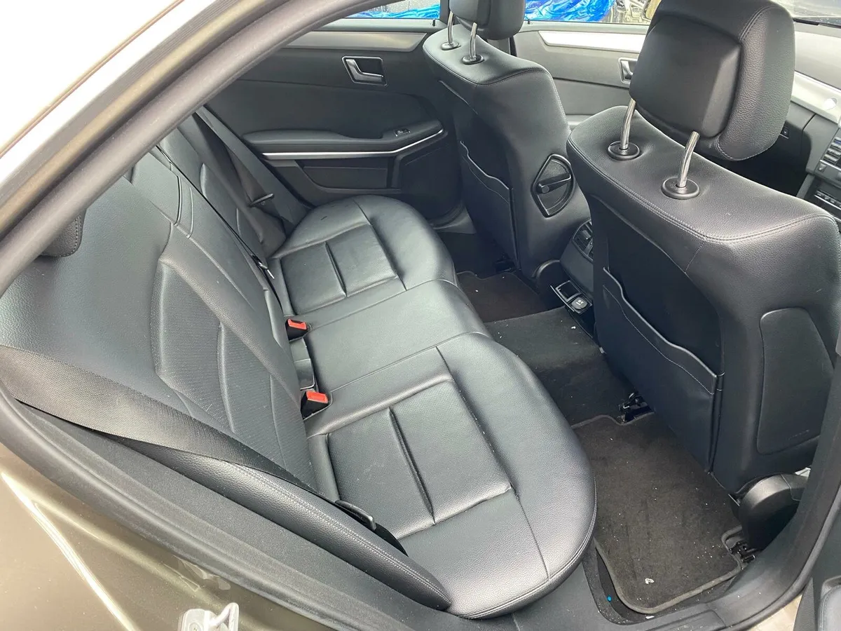 Mercedes E200 CDI Automatic driving - Image 4