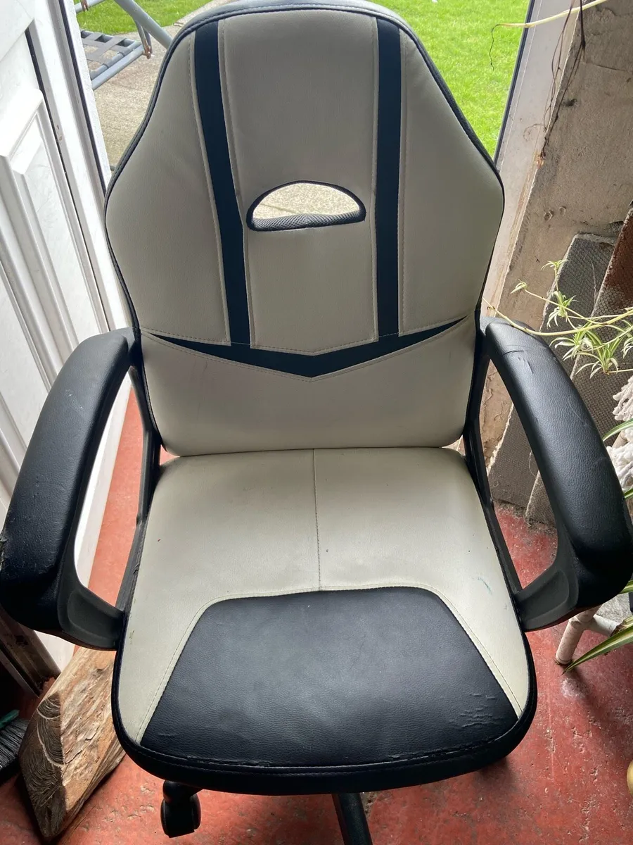 Sturdy  timber Desk and gaming chair - Image 3