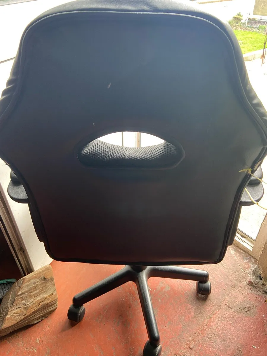 Sturdy  timber Desk and gaming chair - Image 4