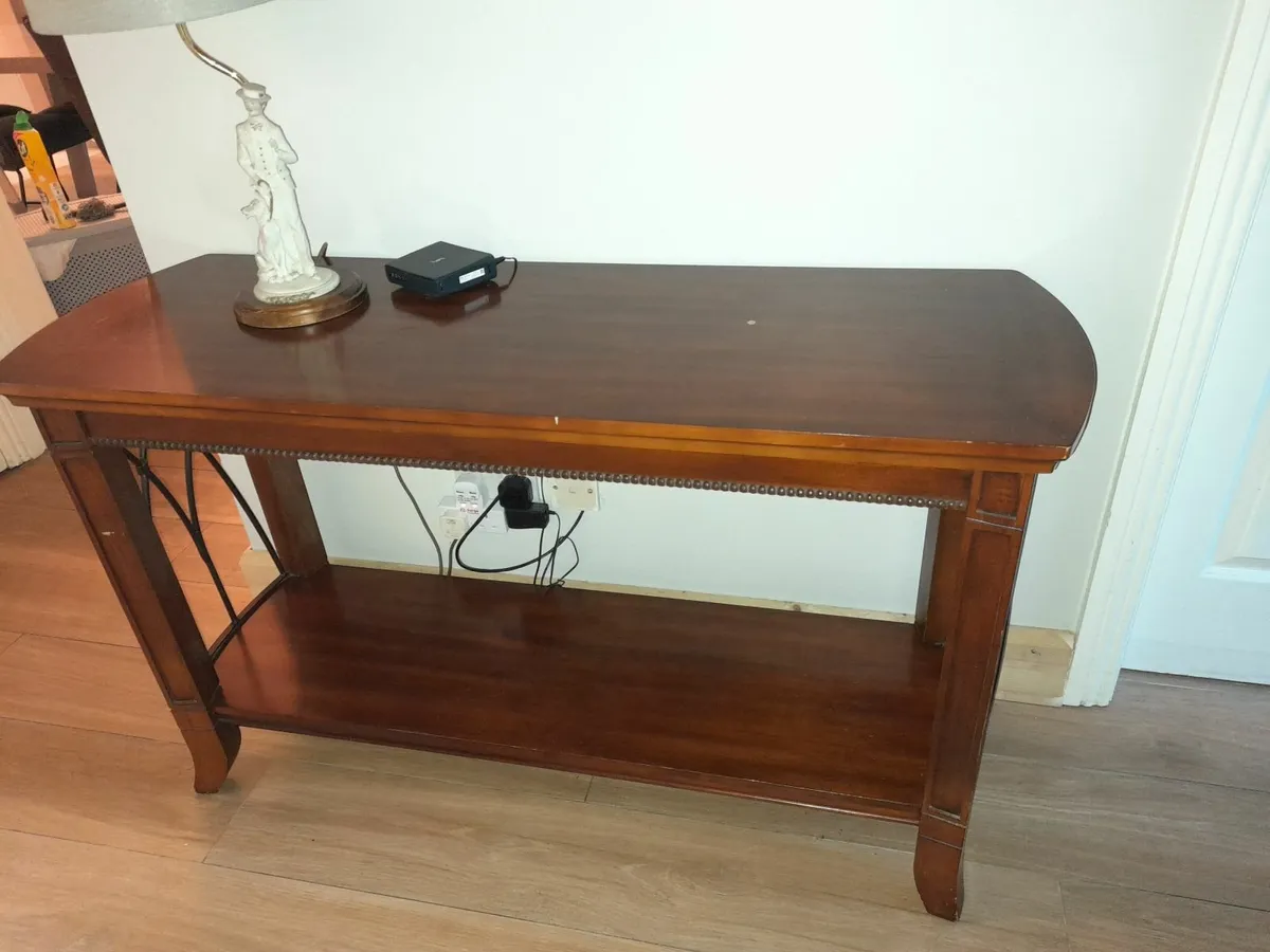 Table and mirror - Image 4