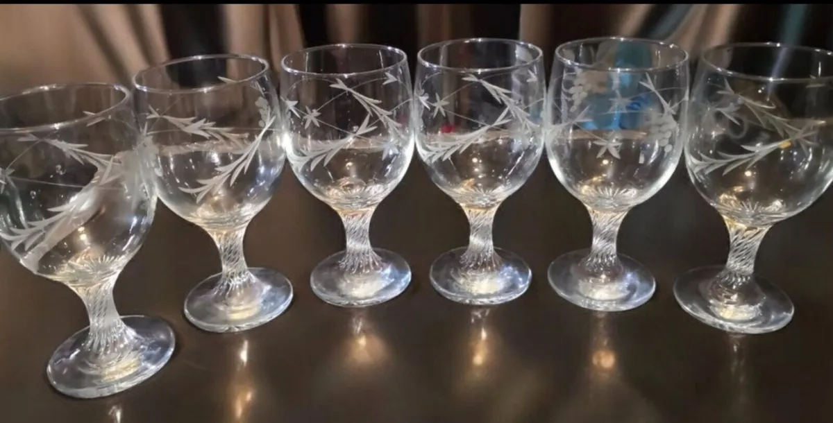 Hand etched twisted stem large wine glass set - Image 1