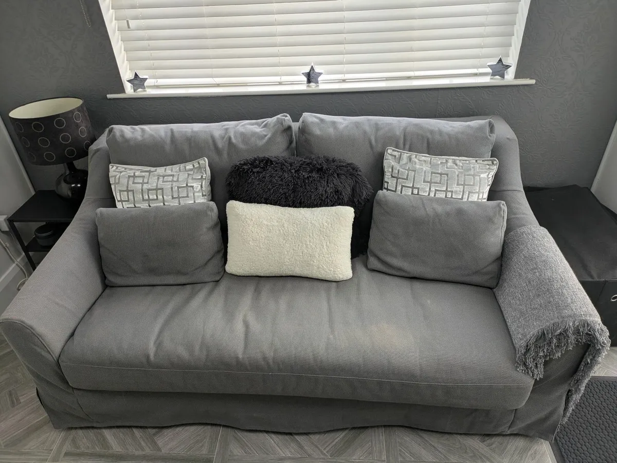 Couch - Image 2