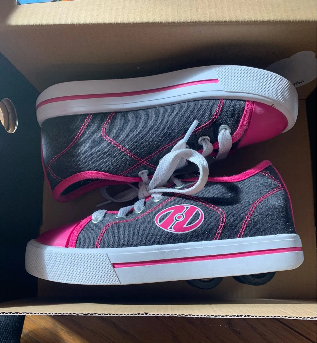 Heelys Size EU 32 - Image 2