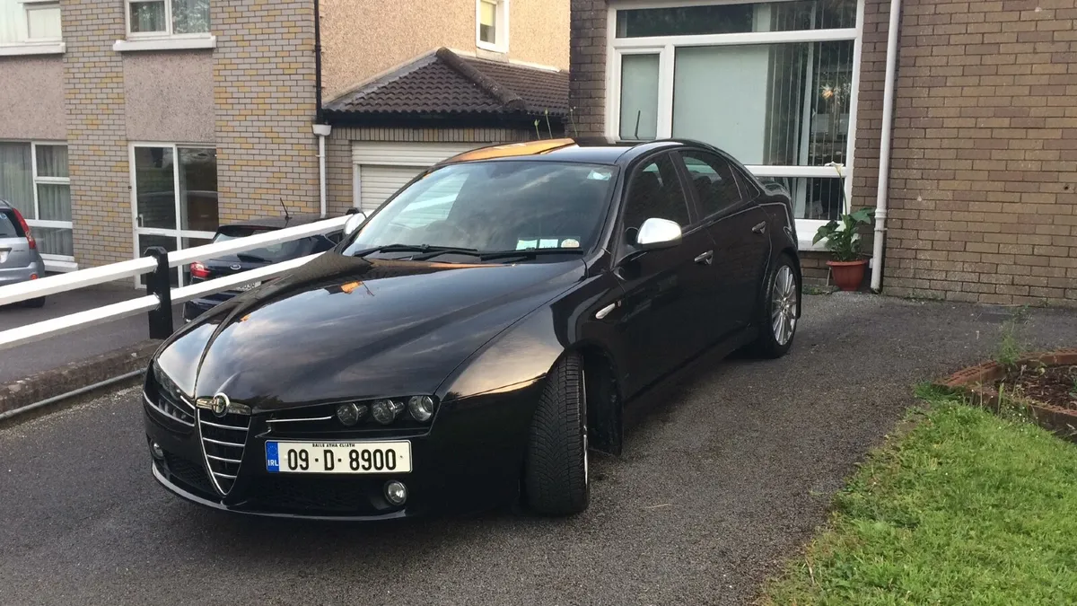 Alfa Romeo 159 2009 - Image 2