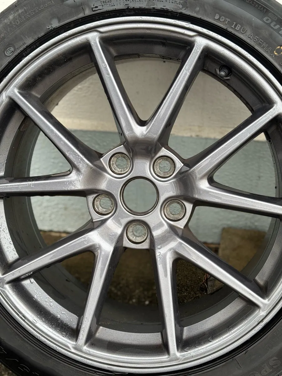 Tesla alloy wheels - Image 2